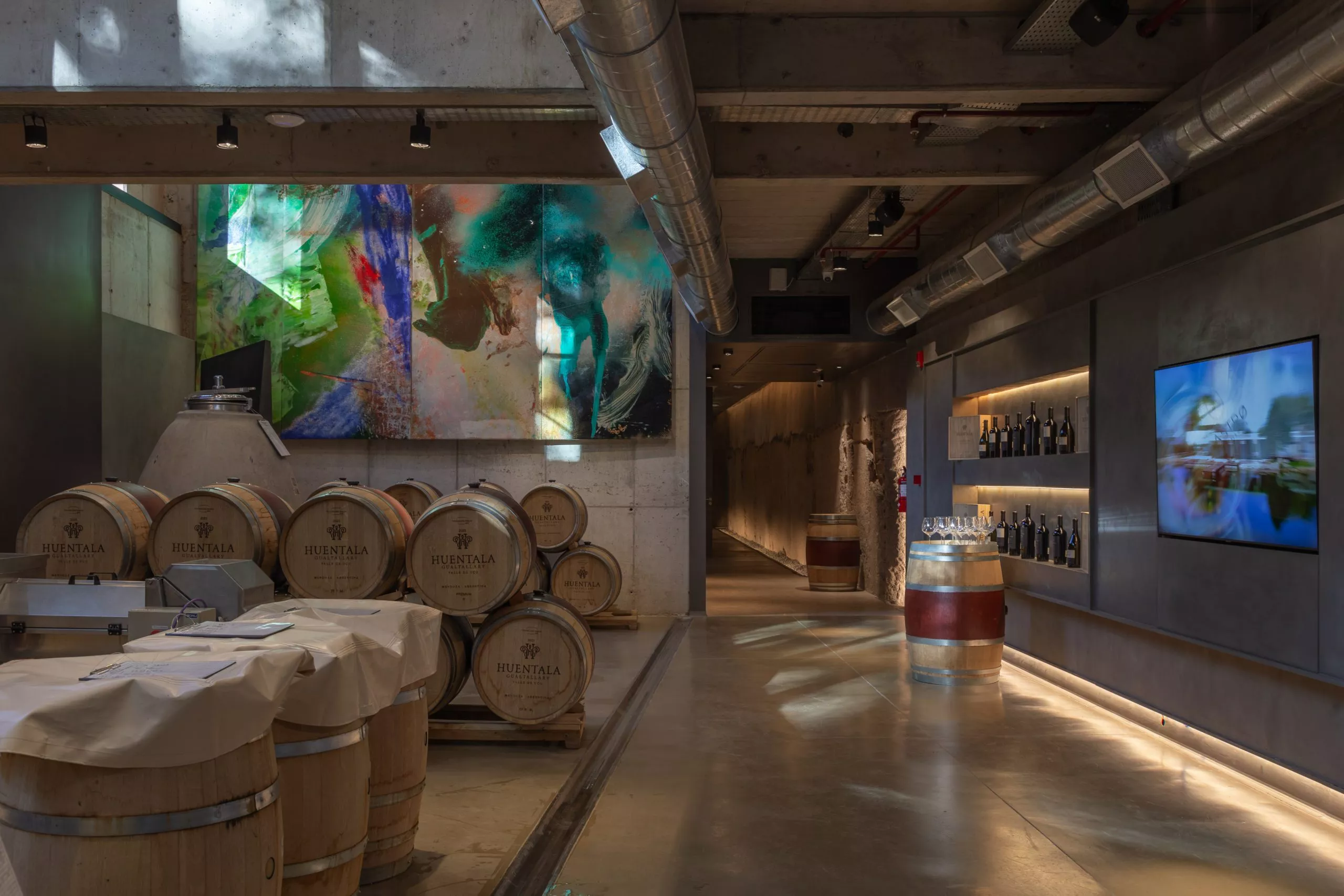 Hualta-Winery-Hotel-Mendoza-1-scaled.jpg